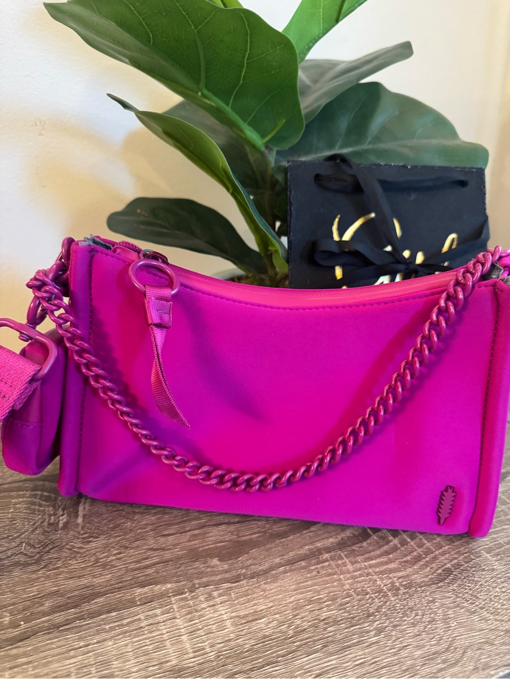 Thacker Gigi Neoprene top tip crossbody NWOT - Picture 1 of 8